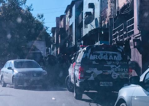 Polícia encontra dinheiro em casa cercada de câmeras durante operação em Manaus