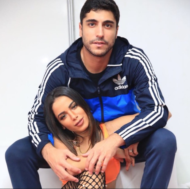 Biografia de Anitta revela detalhes de relacionamento abusivo com Thiago Magalhães