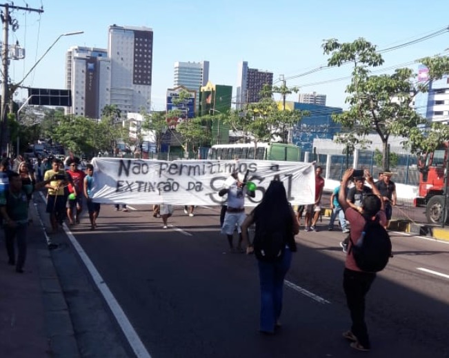 Em Manaus, indígenas fazem protesto contra extinção de secretaria na Aleam