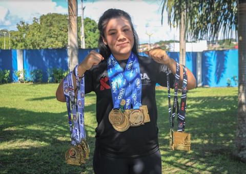 Lutadora amazonense vai em busca do bicampeonato brasileiro de jiu-jitsu 