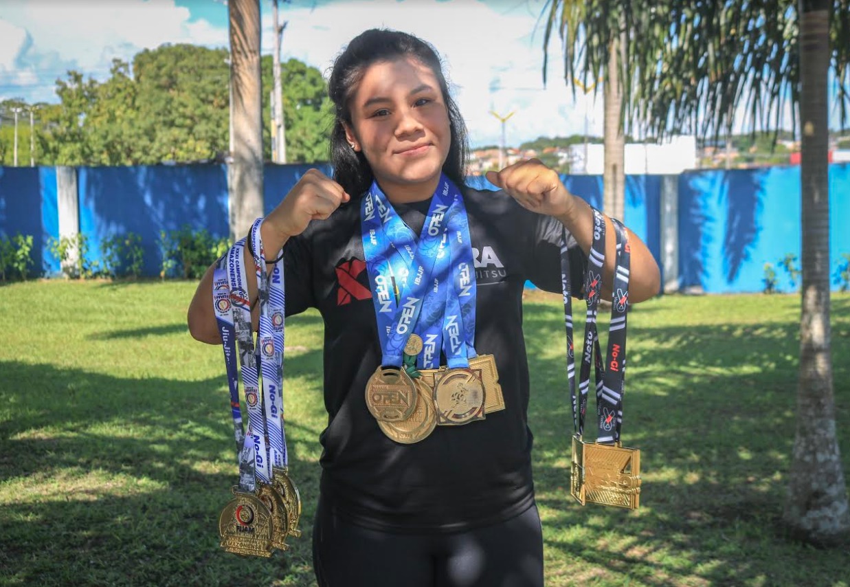 Lutadora amazonense vai em busca do bicampeonato brasileiro de jiu-jitsu 
