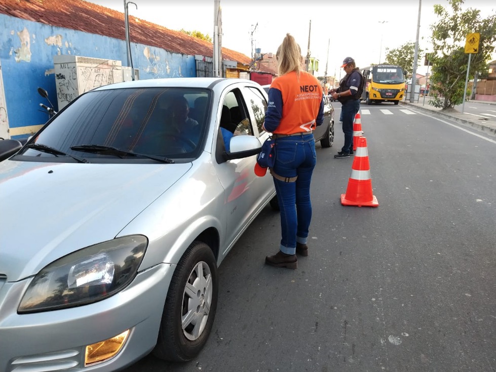 Detran remove 61 veículos e aplica mais de 200 multas durante operação em Manaus