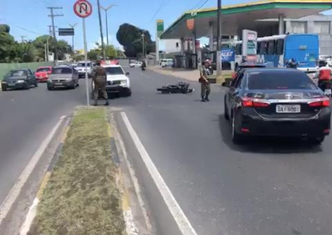 Militar do exército é atropelado ao fazer retorno em avenida de Manaus 
