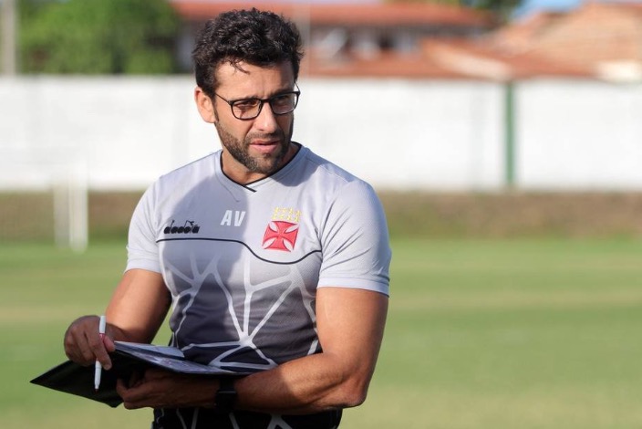 Em baixa, Vasco reencontra o Bangu e aposta em Tiago Reis para ir à final