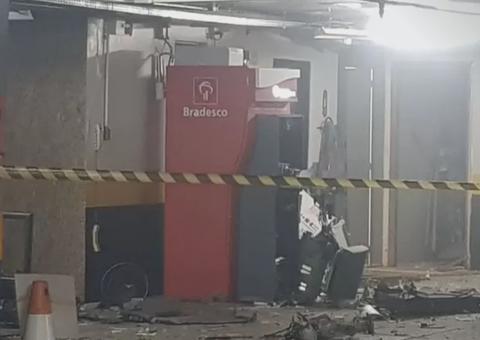 Ladrões explodem caixas eletrônicos em hotel próximo a residência oficial da Presidência