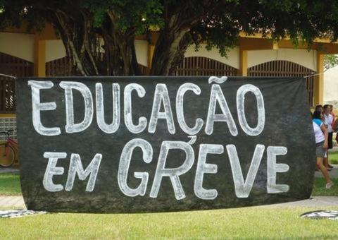 Em Manaus, professores rejeitam proposta de reajuste do Governo e ameaçam entrar em greve