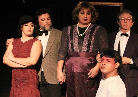 Peça ‘Ambrozhya e o Phantasma da Arte’ estreia no Teatro Amazonas