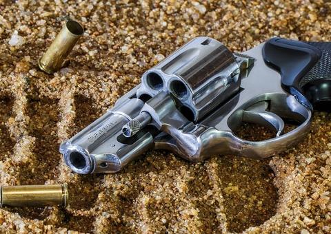 Briga por assentos em cinema acaba em tiroteio