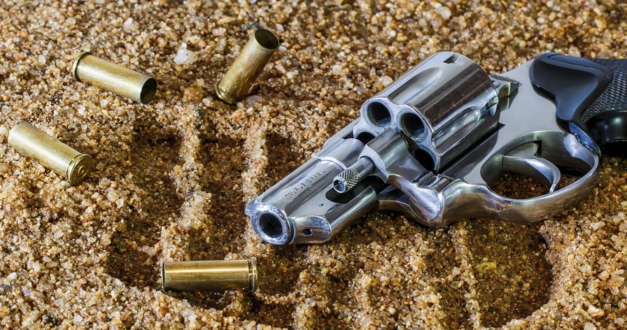 Briga por assentos em cinema acaba em tiroteio