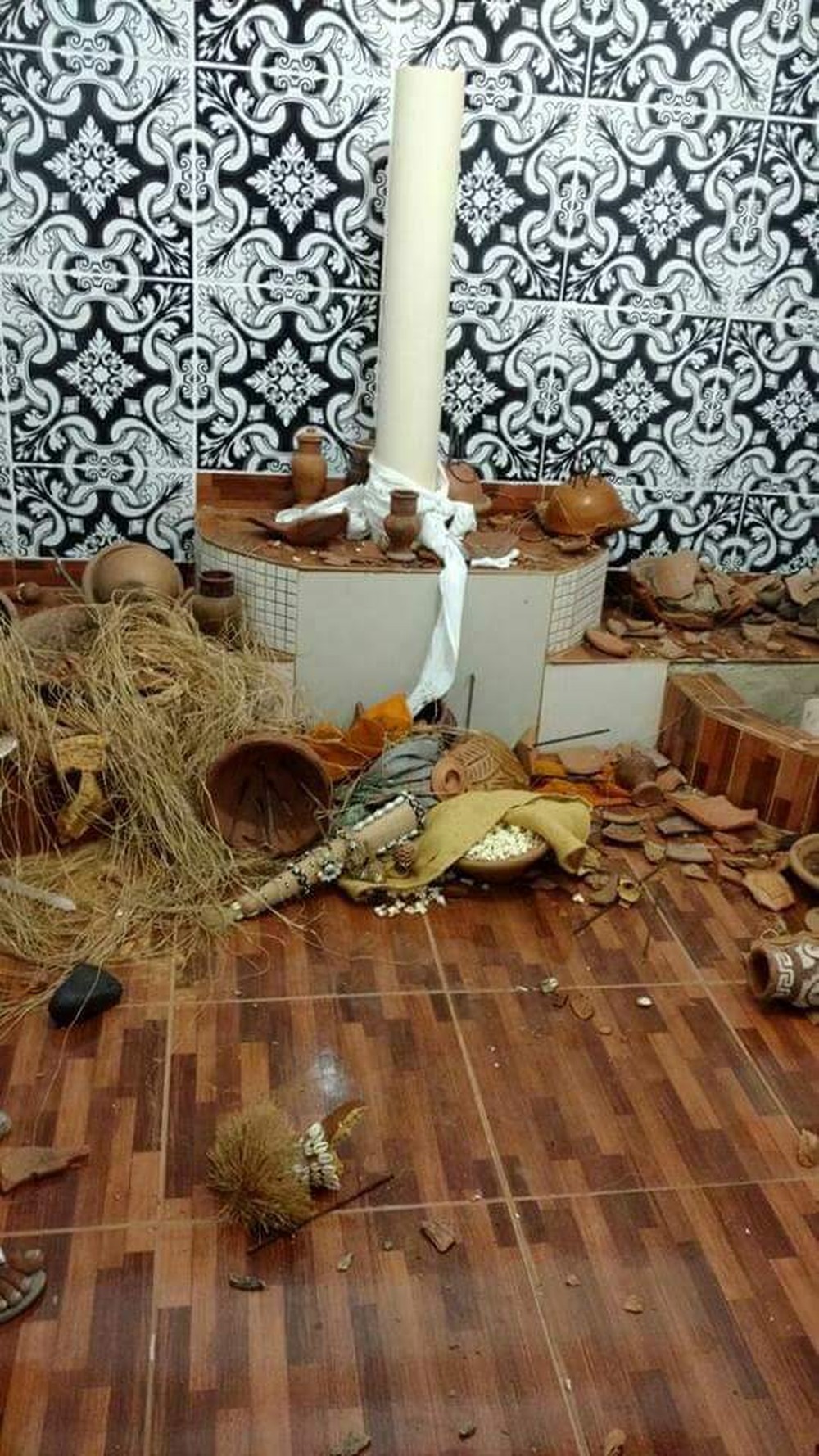 Terreiro de candomblé é depredado e religiosos expulsos por traficantes 