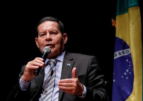 Em Manaus, Mourão garante asfaltamento da BR-319 