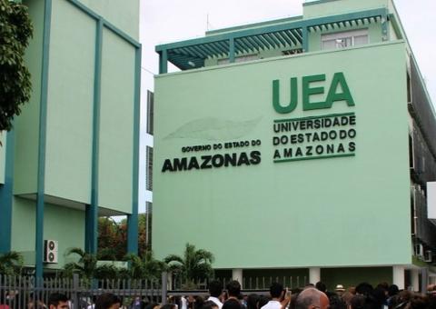 Por indícios de irregularidades, TCE suspende edital para doutorado da UEA 