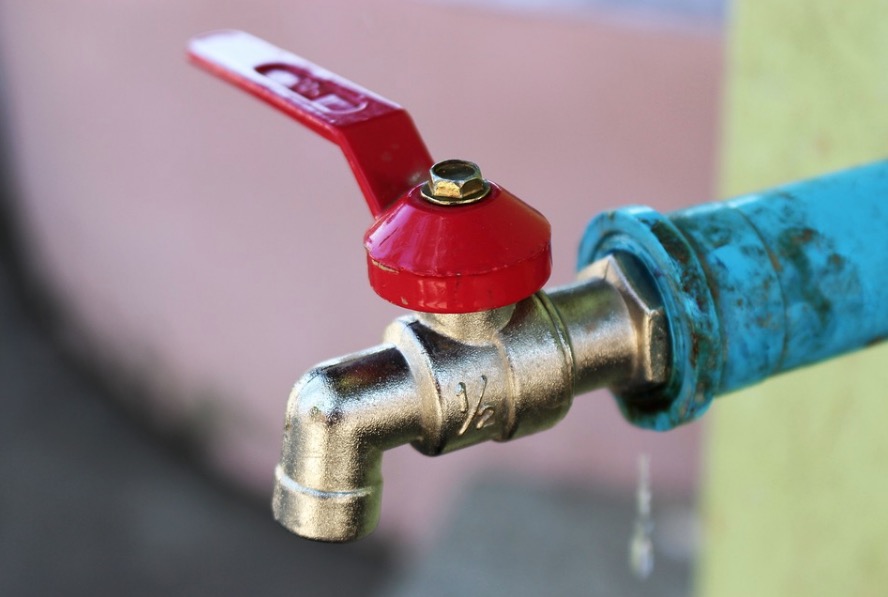 Bairros de Manaus ficarão sem água na próxima semana; saiba mais