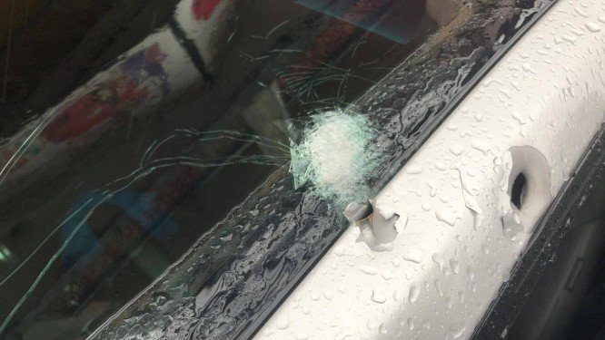 Encurralado, ex-segurança de Bolsonaro é atacado a tiros  por criminosos no Rio