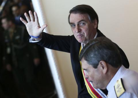 Bolsonaro embarca para Israel e busca acordos em áreas estratégicas