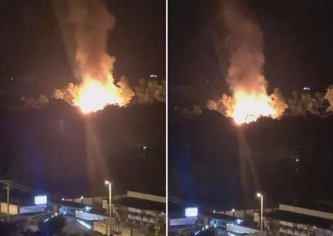 Incêndio atinge Estúdios Globo e destrói cidade cenográfica de ‘Espelho da Vida’