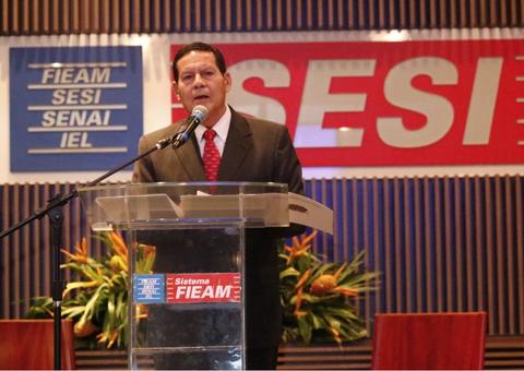 Mourão diz que vai ‘comer a própria boina' se não resolverem o problema da BR-319