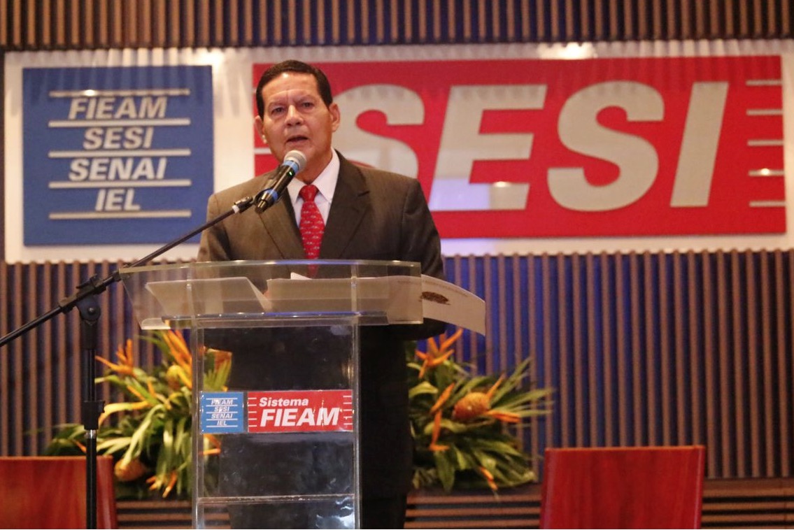 Mourão diz que vai ‘comer a própria boina' se não resolverem o problema da BR-319