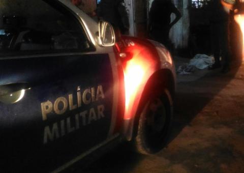 Em Manaus, jovem é morta com facada no peito e companheira é suspeita