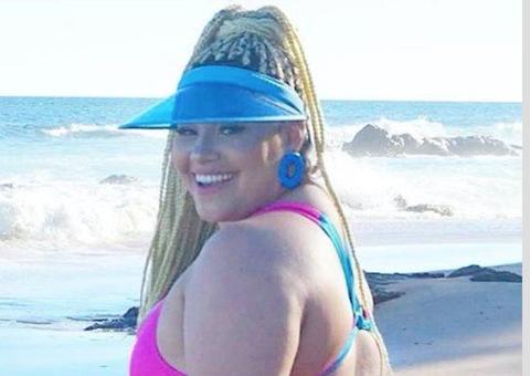 Ex-'The Voice' celebra liberdade do corpo após engordar 35 quilos: 'Seja você, não tenha medo'