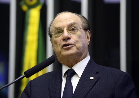 Paulo Maluf está internado há uma semana em hospital para tratar pneumonia