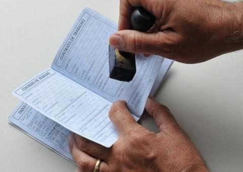 Sine oferta vagas para atendente, vendedor e outras 60 funções nesta segunda