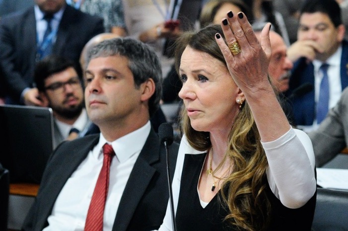 Vanessa Grazziotin anuncia que será youtuber no canal ‘A Esquerda’