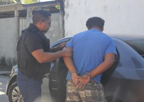 Enquanto dormia em casa, fugitivo é surpreendido e preso em Manaus
