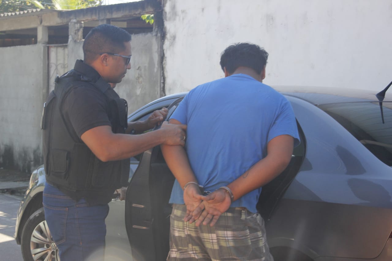 Enquanto dormia em casa, fugitivo é surpreendido e preso em Manaus