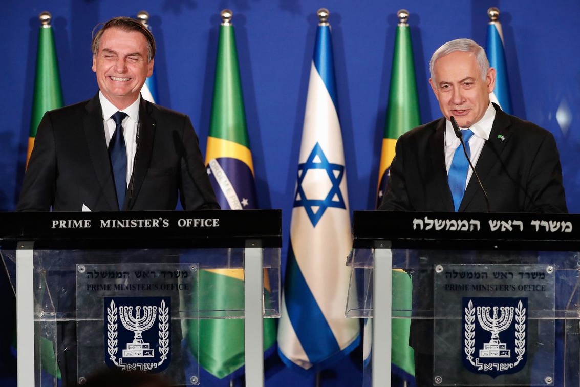 Bolsonaro promete decisão sobre embaixada até 2022 e diz que palestinos 'têm direito de reclamar'
