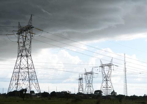 Governo estuda substituição de termelétricas a óleo por gás natural