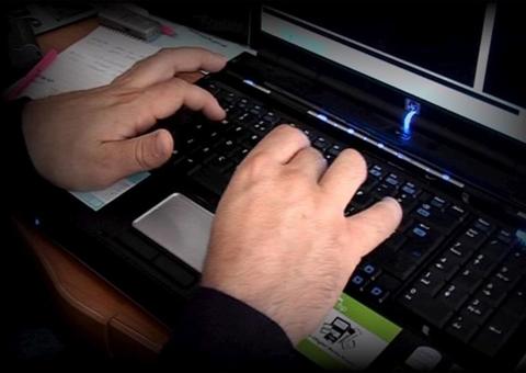 Inspetor de escola pública é preso suspeito de guardar arquivos com pornografia