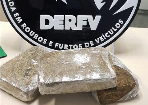 Dupla  é presa por tráfico com 3kg de maconha em Manaus