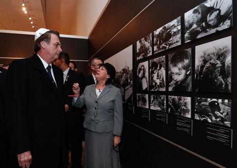 Nazismo é de esquerda, diz Bolsonaro após visita a memorial do Holocausto