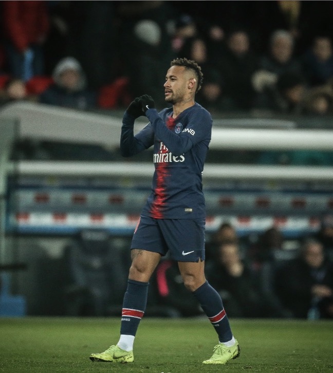 PSG diz que Neymar vai fazer testes de campo a partir desta quarta