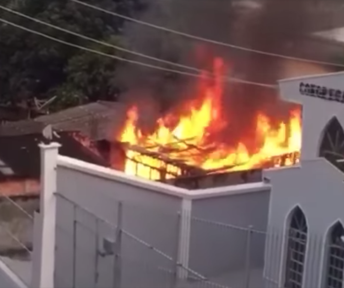 Cachorros morrem durante incêndio em casa em Manaus 