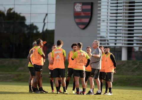 Abel Braga escala força máxima do Flamengo para enfrentar o Peñarol