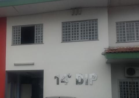 Homem é preso suspeito de tentar matar pai a pauladas e pedradas em Manaus