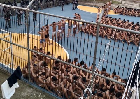 Celular, TV e carregador são encontrados durante revista em presídio no Amazonas