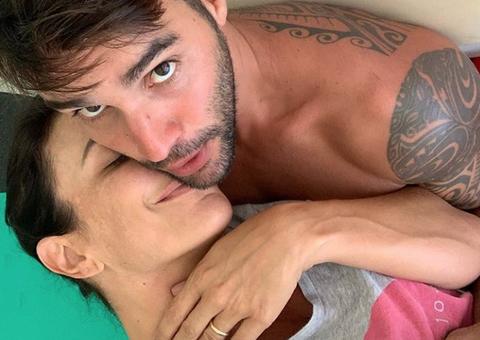 Ivete Sangalo posta foto rara com marido gato e se declara