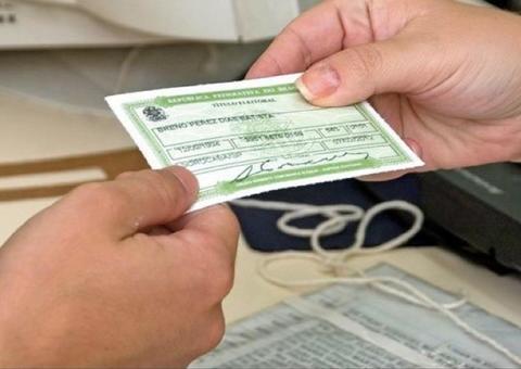 Eleitores em situação irregular podem ter título cancelado; saiba mais 