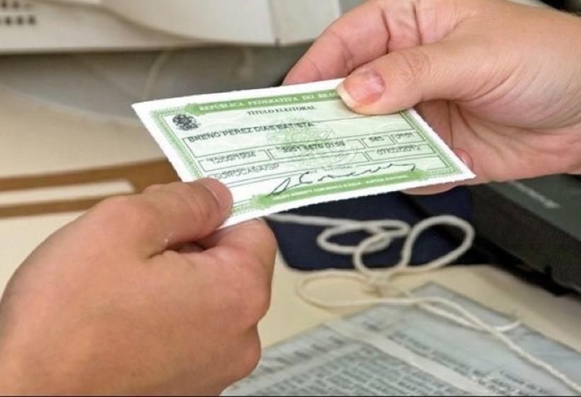 Eleitores em situação irregular podem ter título cancelado; saiba mais 