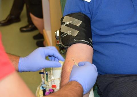 Com estoque crítico, Hemoam convoca doadores voluntários de sangue