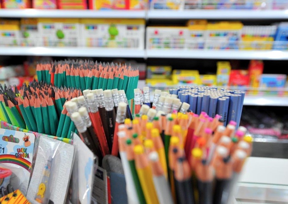 Campanha ‘Adote um Aluno’ inicia arrecadação de material escolar em Manaus 