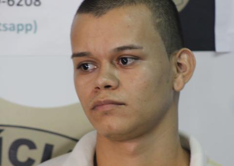 Suspeito de assassinar esposa com 20 facadas se entrega na delegacia em Manaus 