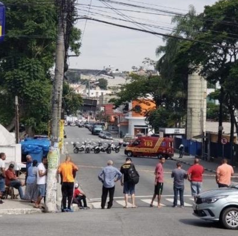 Gerente tem artefato amarrado ao corpo durante roubo a banco 