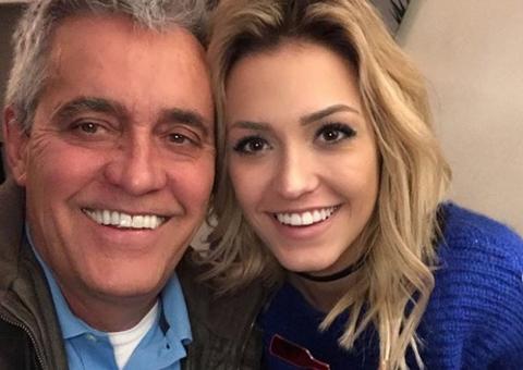 Filha de Mauro Naves anuncia gravidez de cantor sertanejo