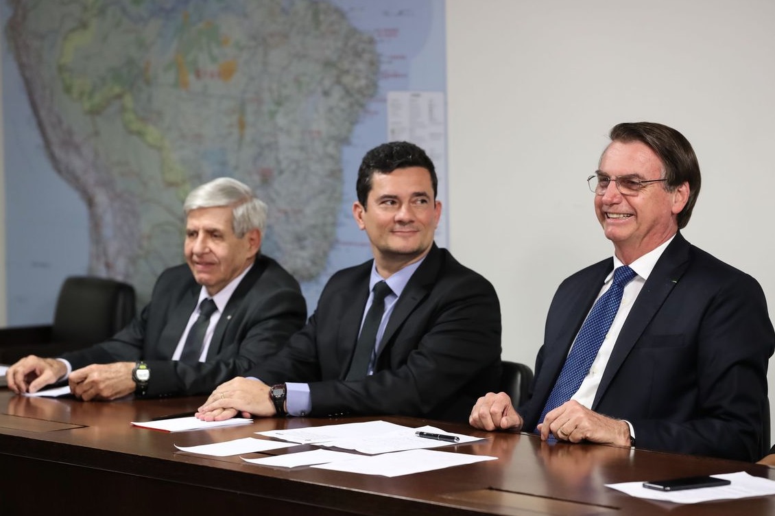 'Tomei a decisão que neste ano não teremos horário de verão', diz Bolsonaro