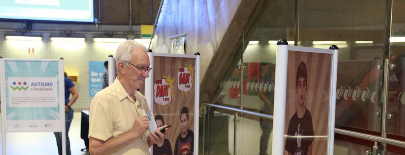 Projeto fotográfico transforma crianças autistas em Super-Heróis da vida real 