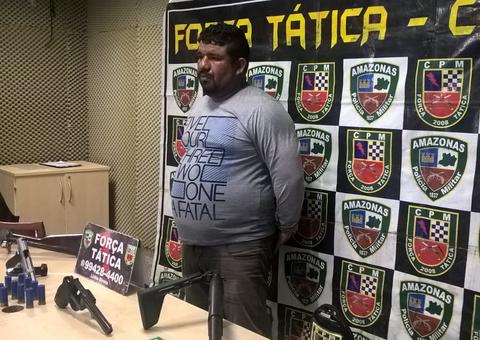 Homem é preso com armamento pesado em conjunto habitacional de Manaus 